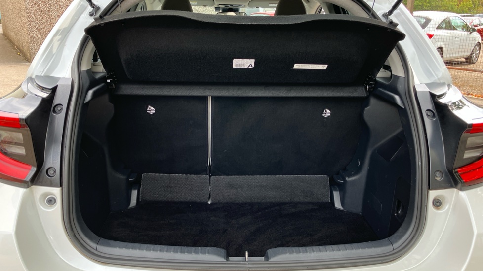 Toyota Yaris 1.5 Hybrid Excel 5dr CVT Hybrid Hatchback - Image 13