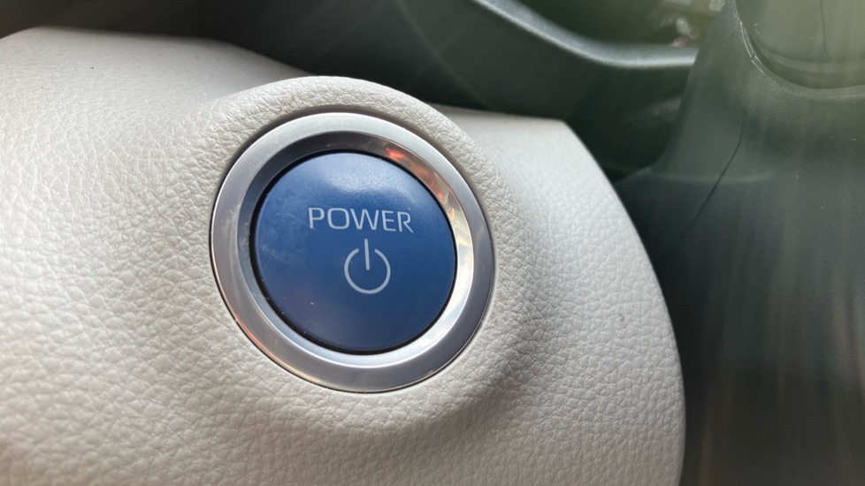 Toyota Yaris 1.5 Hybrid Excel 5dr CVT Hybrid Hatchback - Image 16