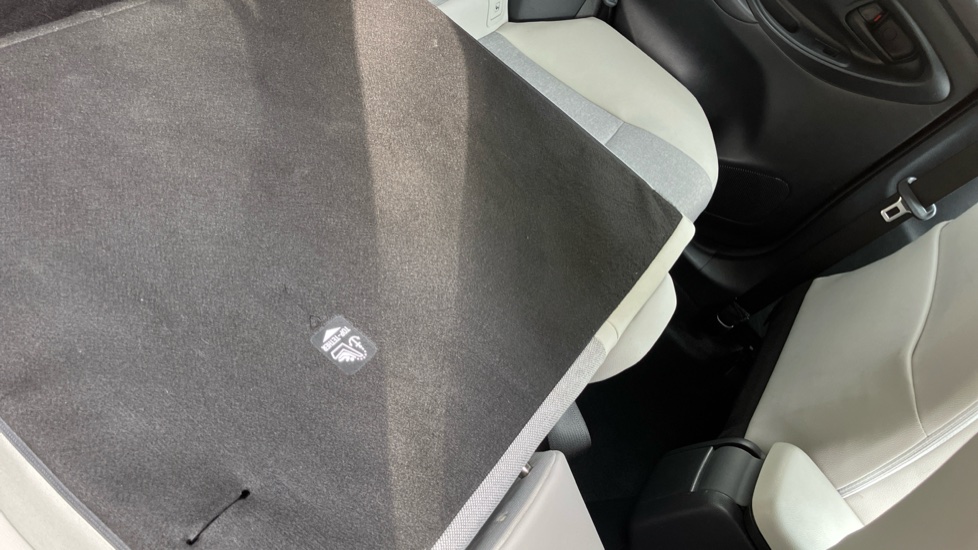 Toyota Yaris 1.5 Hybrid Excel 5dr CVT Hybrid Hatchback - Image 18