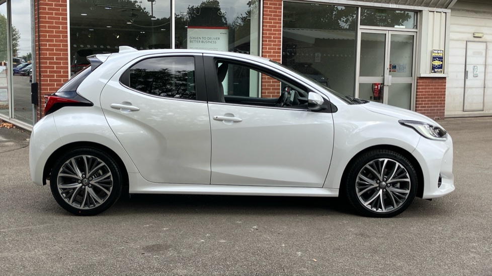 Toyota Yaris 1.5 Hybrid Excel 5dr CVT Hybrid Hatchback - Image 23