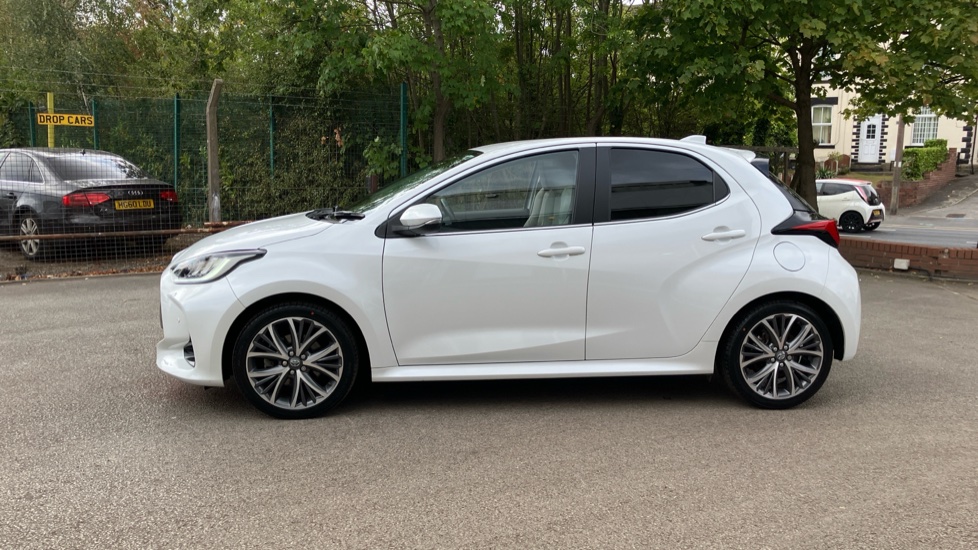Toyota Yaris 1.5 Hybrid Excel 5dr CVT Hybrid Hatchback - Image 24