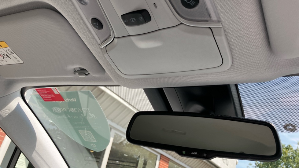 Toyota Prius 1.8 PHEV Excel 5dr CVT Hatchback - Image 19
