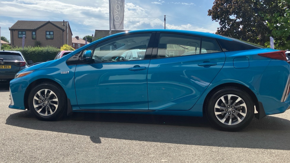 Toyota Prius 1.8 PHEV Excel 5dr CVT Hatchback - Image 24
