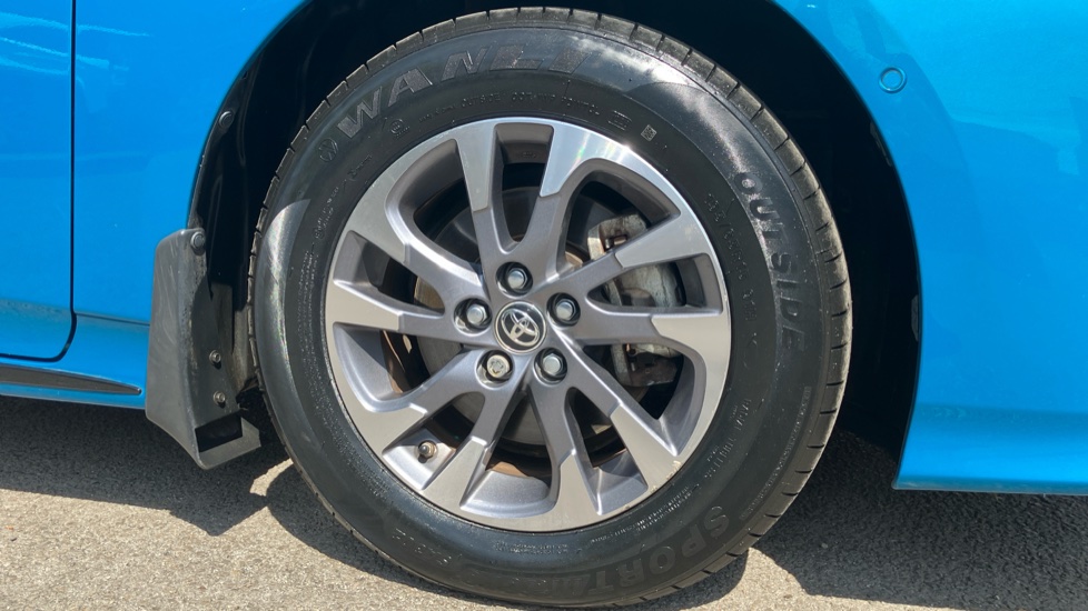 Toyota Prius 1.8 PHEV Excel 5dr CVT Hatchback - Image 25