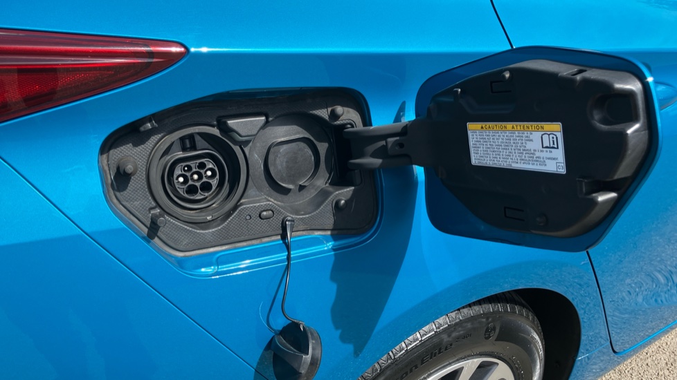 Toyota Prius 1.8 PHEV Excel 5dr CVT Hatchback - Image 39