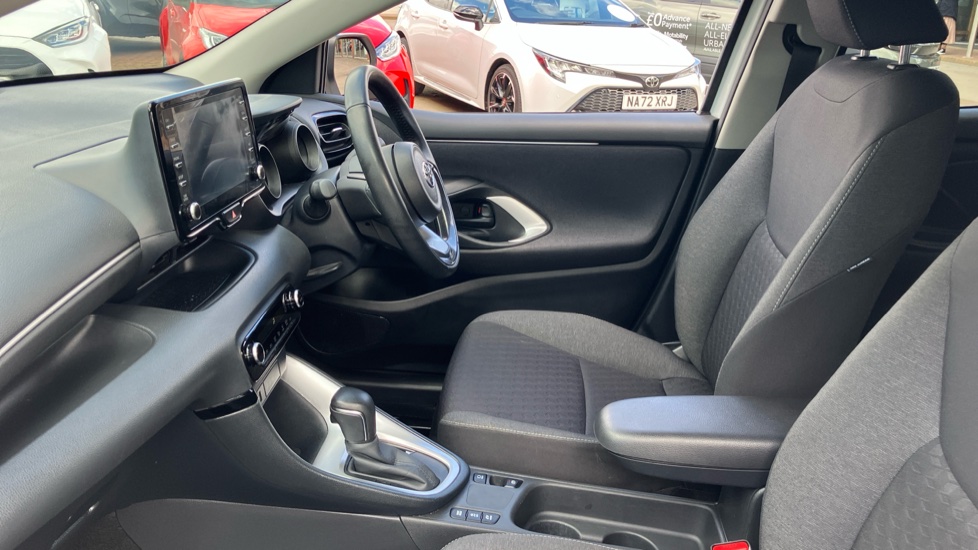 Toyota Yaris 1.5 Hybrid Design 5dr CVT Hybrid Hatchback - Image 5