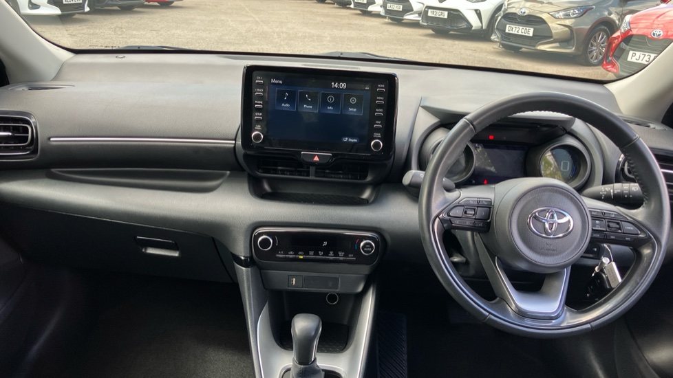 Toyota Yaris 1.5 Hybrid Design 5dr CVT Hybrid Hatchback - Image 6
