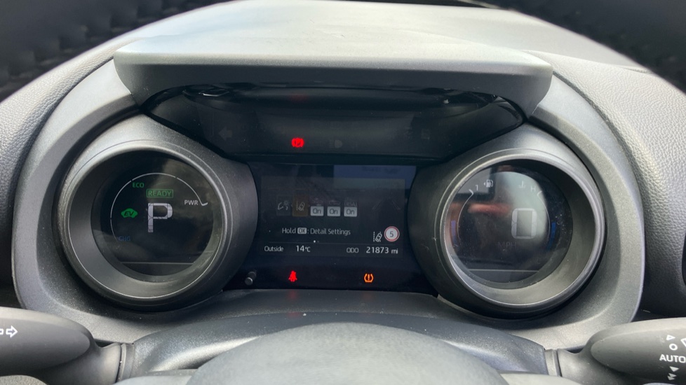 Toyota Yaris 1.5 Hybrid Design 5dr CVT Hybrid Hatchback - Image 11