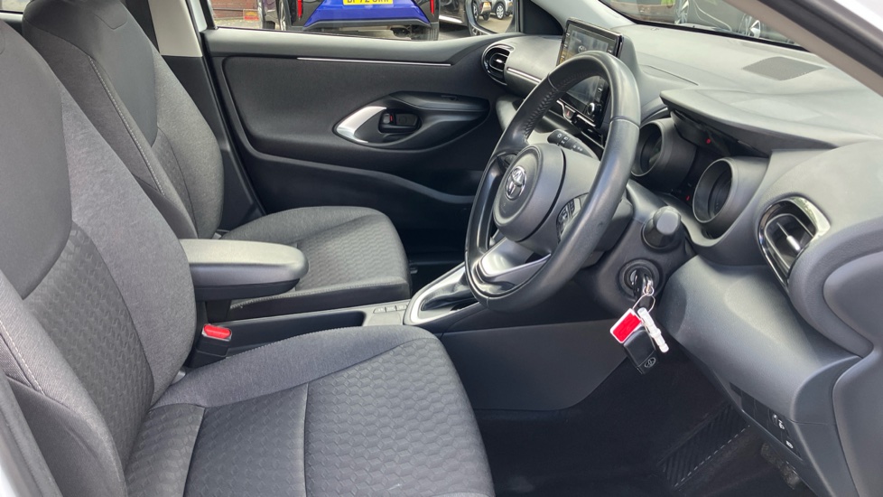Toyota Yaris 1.5 Hybrid Design 5dr CVT Hybrid Hatchback - Image 12