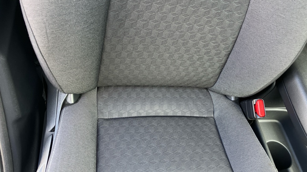 Toyota Yaris 1.5 Hybrid Design 5dr CVT Hybrid Hatchback - Image 14