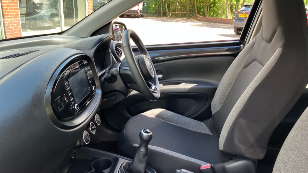 Toyota Aygo X 1.0 VVT-i Pure 5dr Petrol Hatchback - Image 5