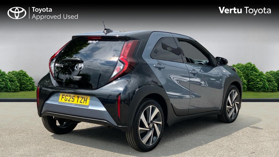 Toyota Aygo X 1.0 VVT-i Edge 5dr Petrol Hatchback - Image 2