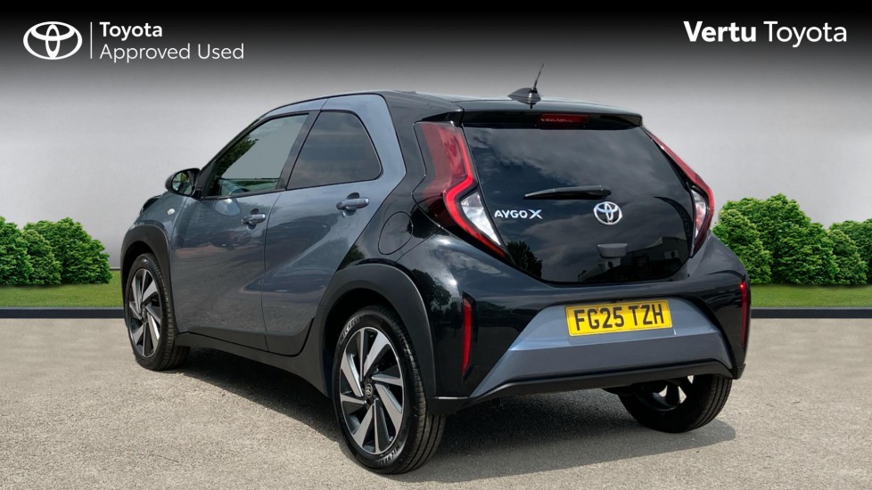 Toyota Aygo X 1.0 VVT-i Edge 5dr Petrol Hatchback - Image 4