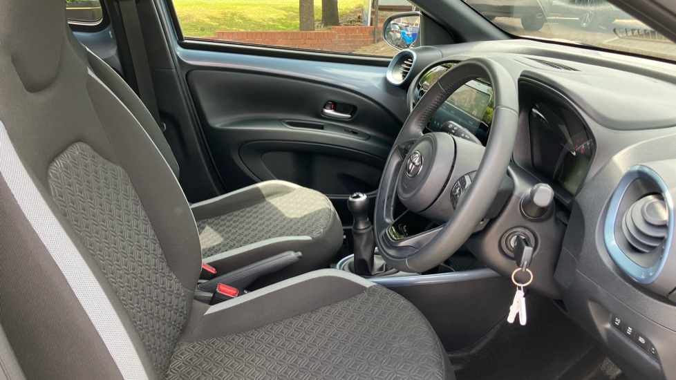 Toyota Aygo X 1.0 VVT-i Edge 5dr Petrol Hatchback - Image 12