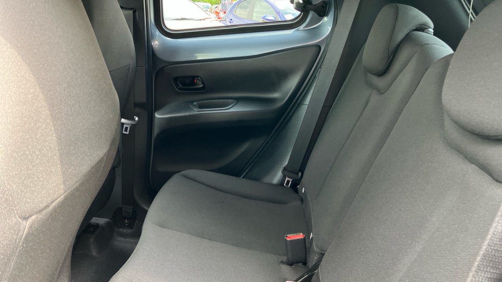 Toyota Aygo X 1.0 VVT-i Edge 5dr Petrol Hatchback - Image 15