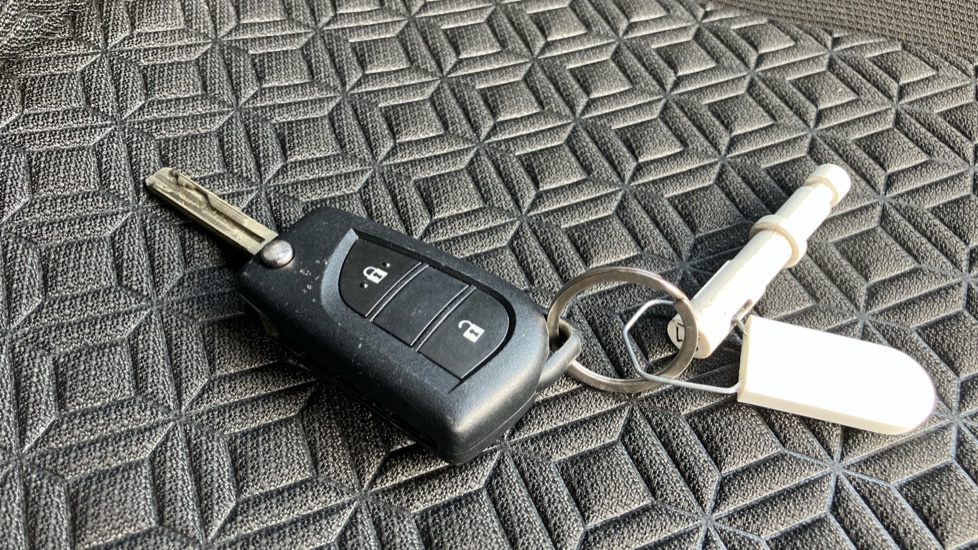 Toyota Aygo X 1.0 VVT-i Edge 5dr Petrol Hatchback - Image 28
