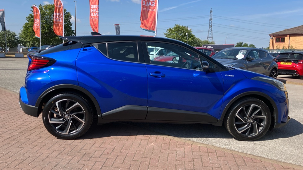Toyota C-HR 2.0 Hybrid Dynamic 5dr CVT Hybrid Hatchback - Image 23