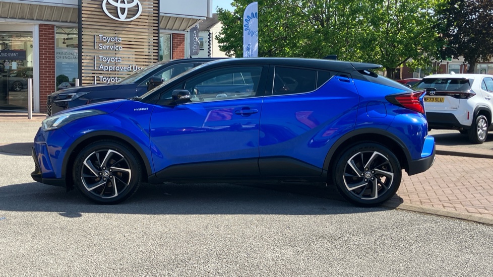 Toyota C-HR 2.0 Hybrid Dynamic 5dr CVT Hybrid Hatchback - Image 24