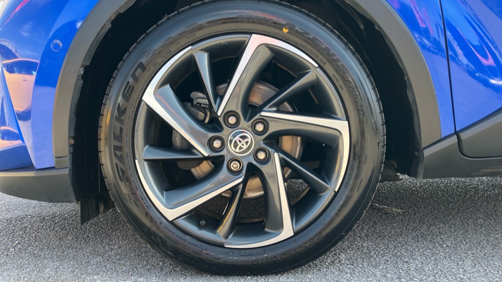Toyota C-HR 2.0 Hybrid Dynamic 5dr CVT Hybrid Hatchback - Image 25
