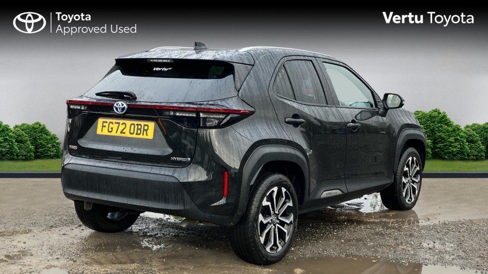 Toyota Yaris Cross 1.5 Hybrid Design 5dr CVT Hybrid Estate - Image 2