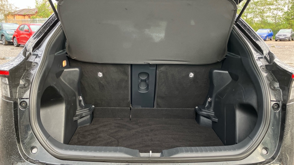 Toyota Yaris Cross 1.5 Hybrid Design 5dr CVT Hybrid Estate - Image 13