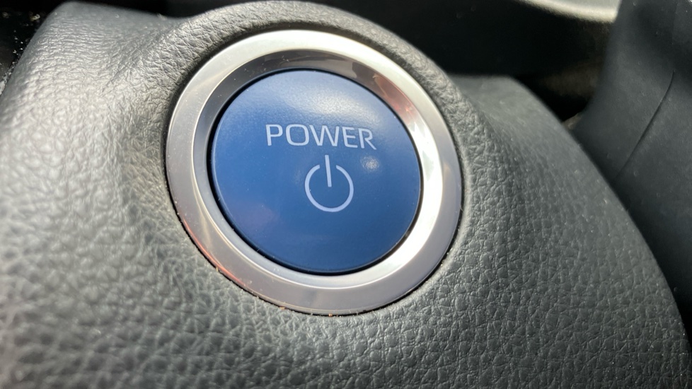 Toyota Yaris Cross 1.5 Hybrid Design 5dr CVT Hybrid Estate - Image 16
