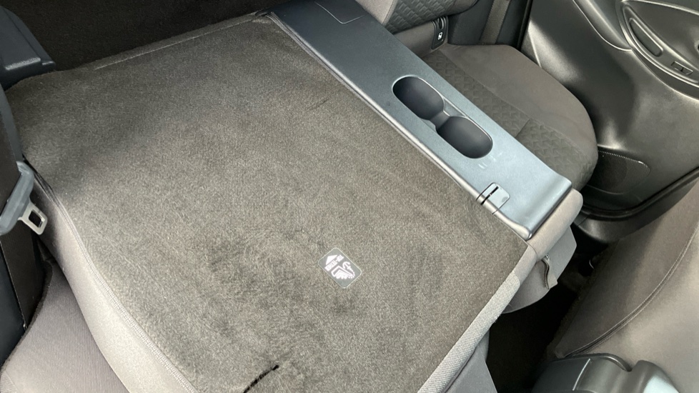 Toyota Yaris Cross 1.5 Hybrid Design 5dr CVT Hybrid Estate - Image 18