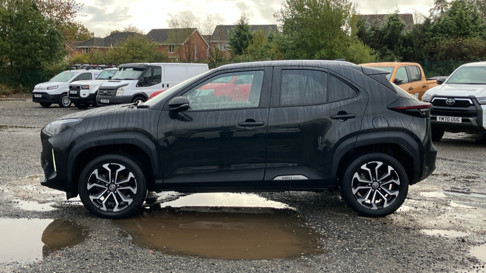 Toyota Yaris Cross 1.5 Hybrid Design 5dr CVT Hybrid Estate - Image 24