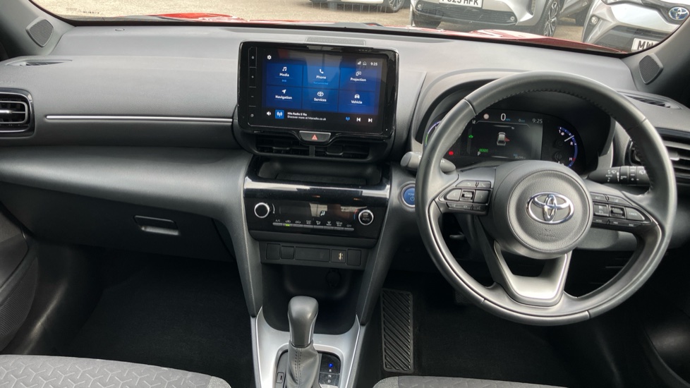 Toyota Yaris Cross 1.5 Hybrid Design 5dr CVT Hybrid Estate - Image 6