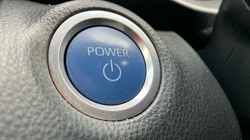 Toyota Yaris Cross 1.5 Hybrid Design 5dr CVT Hybrid Estate - Image 16