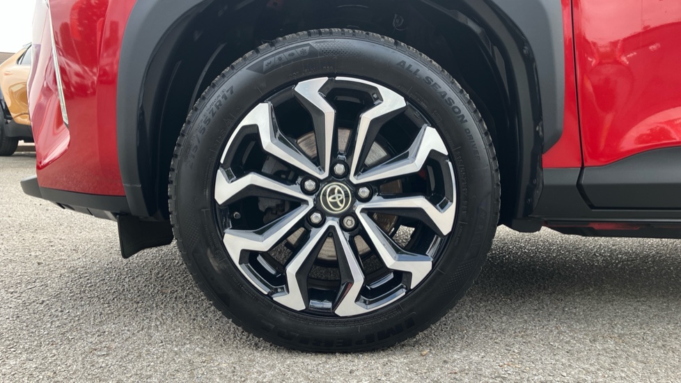 Toyota Yaris Cross 1.5 Hybrid Design 5dr CVT Hybrid Estate - Image 25