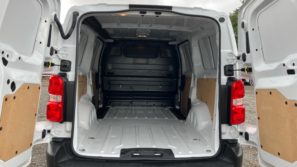 Toyota Proace L2 Diesel 2.0D 145 Icon Van - Image 13