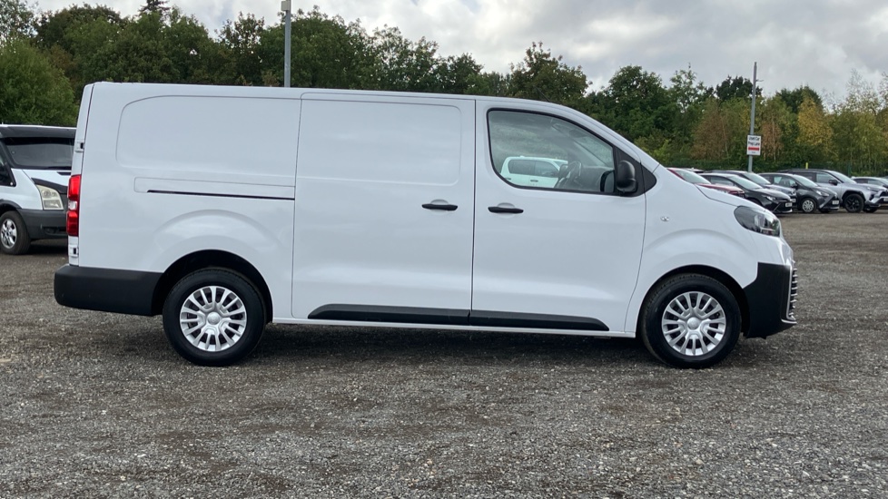 Toyota Proace L2 Diesel 2.0D 145 Icon Van - Image 23