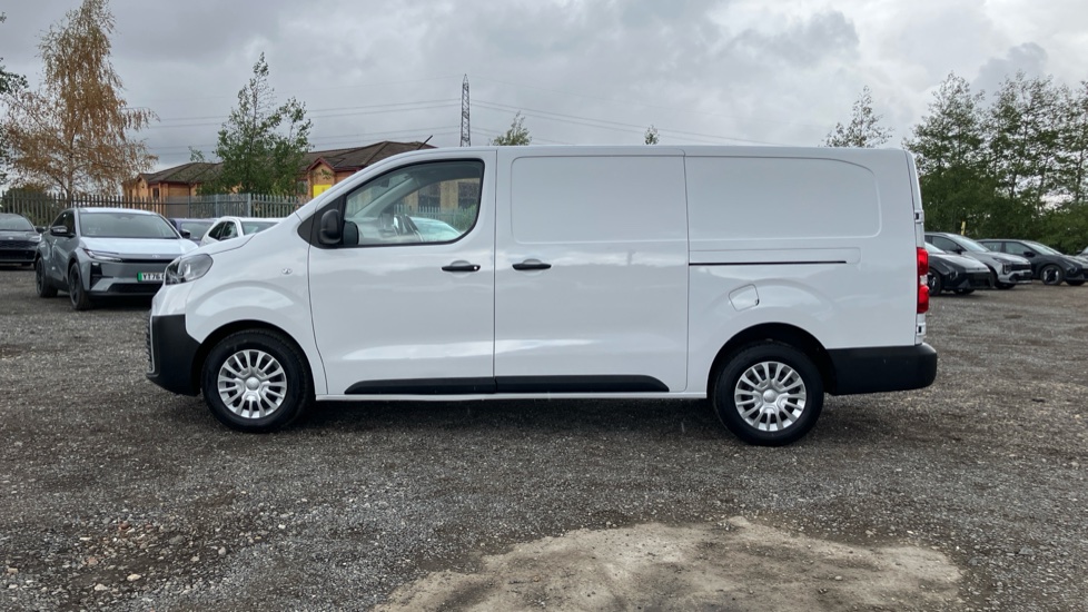 Toyota Proace L2 Diesel 2.0D 145 Icon Van - Image 24