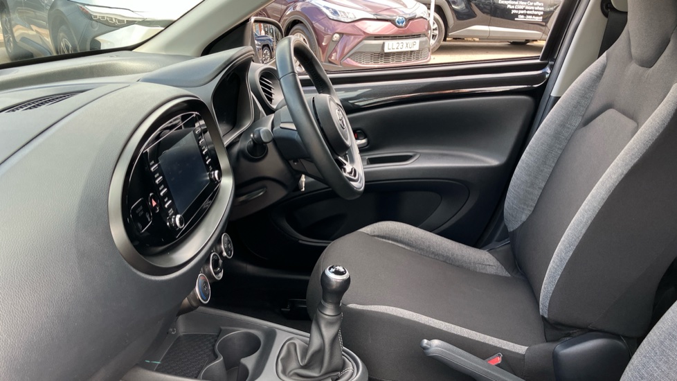 Toyota Aygo X 1.0 VVT-i Pure 5dr Petrol Hatchback - Image 5