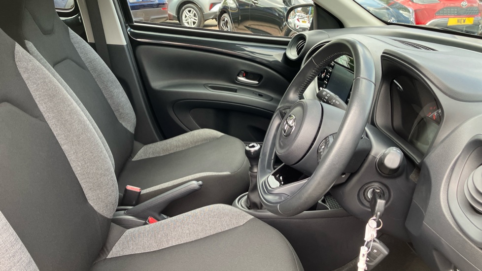 Toyota Aygo X 1.0 VVT-i Pure 5dr Petrol Hatchback - Image 12