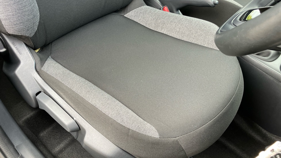 Toyota Aygo X 1.0 VVT-i Pure 5dr Petrol Hatchback - Image 17