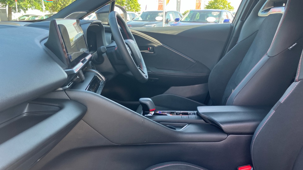 Toyota C-HR 2.0 PHEV GR Sport 5dr CVT Hatchback - Image 5