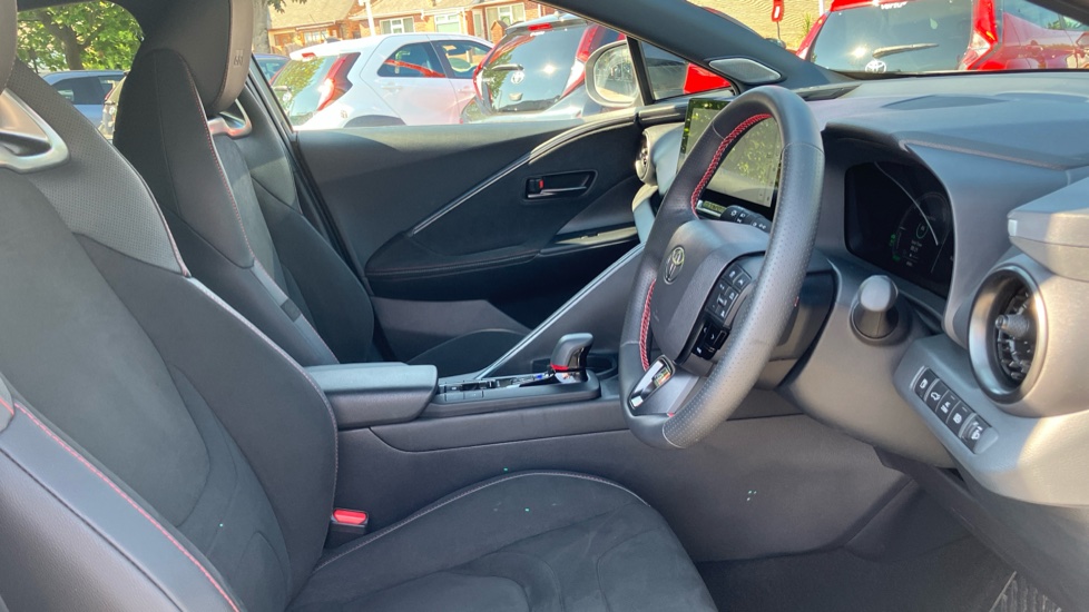 Toyota C-HR 2.0 PHEV GR Sport 5dr CVT Hatchback - Image 12