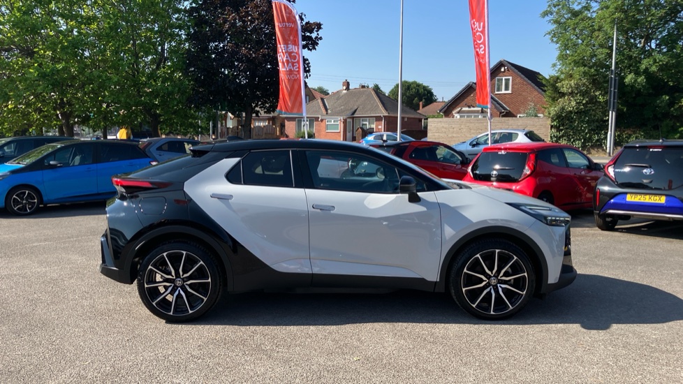 Toyota C-HR 2.0 PHEV GR Sport 5dr CVT Hatchback - Image 23