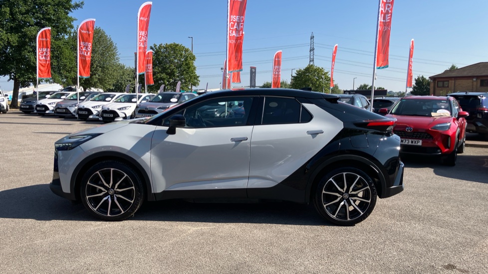 Toyota C-HR 2.0 PHEV GR Sport 5dr CVT Hatchback - Image 24