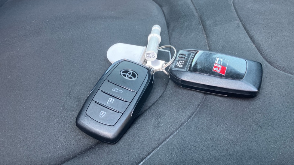 Toyota C-HR 2.0 PHEV GR Sport 5dr CVT Hatchback - Image 28