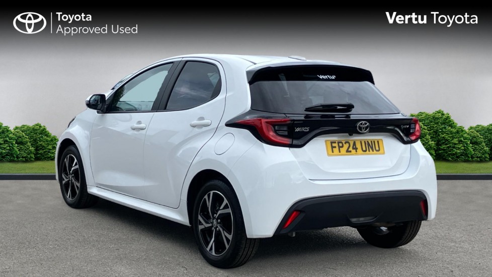 Toyota Yaris 1.5 Hybrid Design 5dr CVT Hybrid Hatchback - Image 4