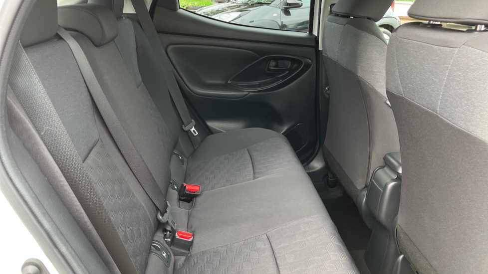 Toyota Yaris 1.5 Hybrid Design 5dr CVT Hybrid Hatchback - Image 8