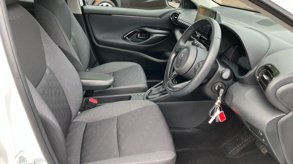 Toyota Yaris 1.5 Hybrid Design 5dr CVT Hybrid Hatchback - Image 12