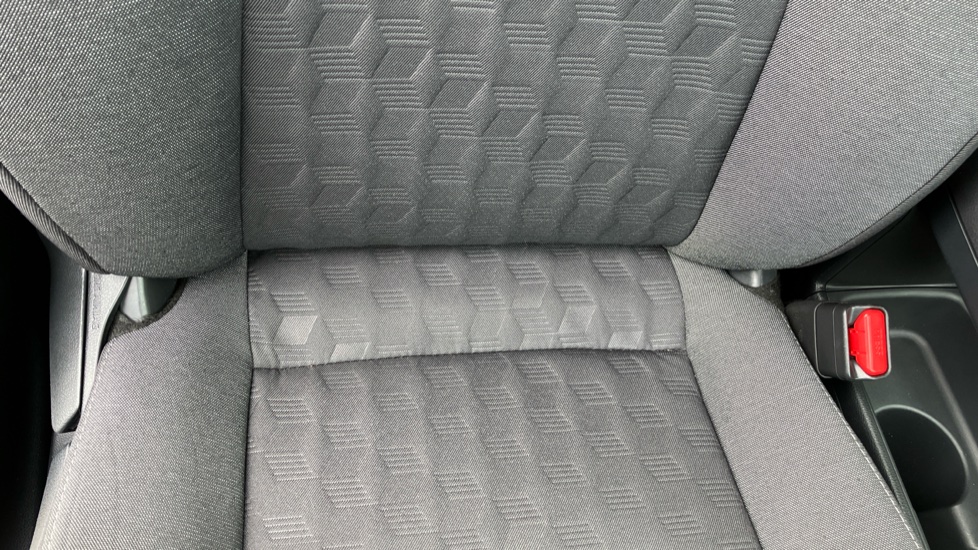 Toyota Yaris 1.5 Hybrid Design 5dr CVT Hybrid Hatchback - Image 14