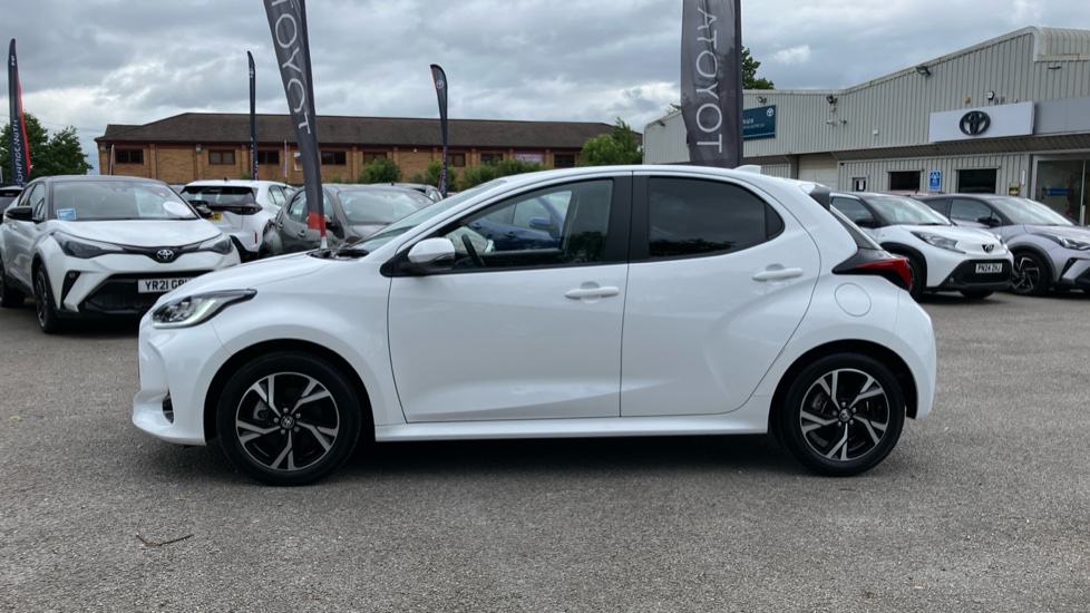 Toyota Yaris 1.5 Hybrid Design 5dr CVT Hybrid Hatchback - Image 24
