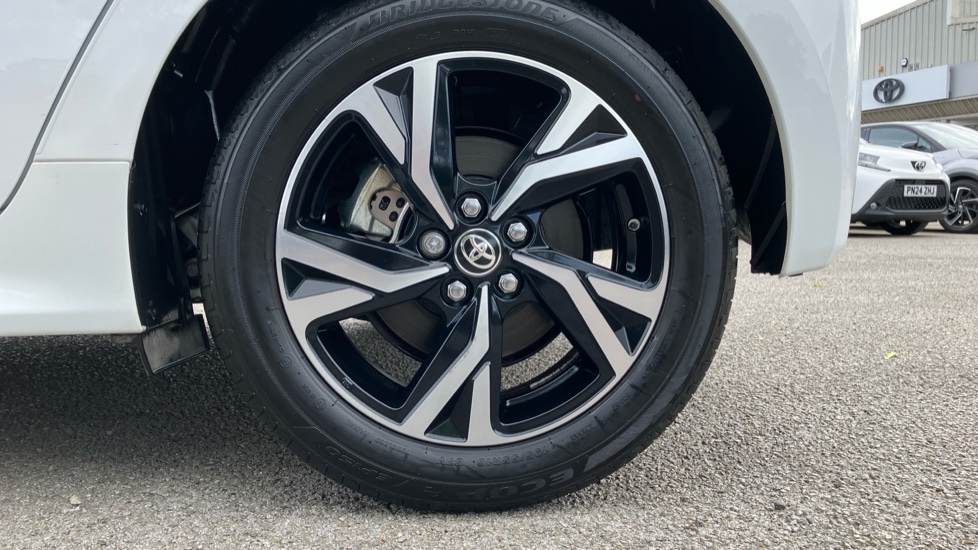 Toyota Yaris 1.5 Hybrid Design 5dr CVT Hybrid Hatchback - Image 25