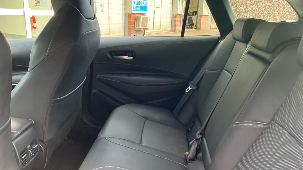 Toyota Corolla 1.8 Hybrid Excel 5dr CVT Hybrid Estate - Image 15
