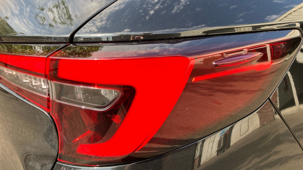 Toyota Corolla 1.8 Hybrid Excel 5dr CVT Hybrid Estate - Image 21